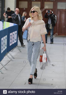 Fearne Cotton feet photo thumbnail