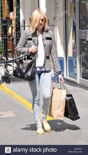 Fearne Cotton feet photo thumbnail