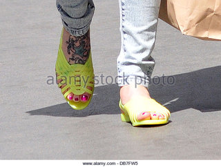 Fearne Cotton feet photo thumbnail