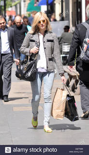 Fearne Cotton feet photo thumbnail