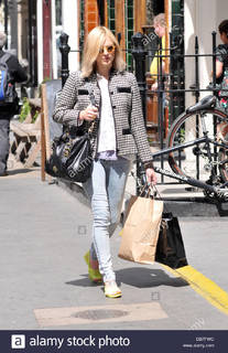 Fearne Cotton feet photo thumbnail