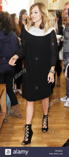 Fearne Cotton feet photo thumbnail