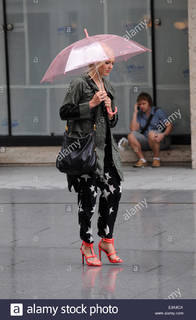 Fearne Cotton feet photo thumbnail