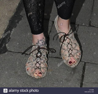 Fearne Cotton feet photo thumbnail