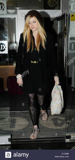 Fearne Cotton feet photo thumbnail