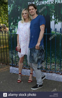 Fearne Cotton feet photo thumbnail