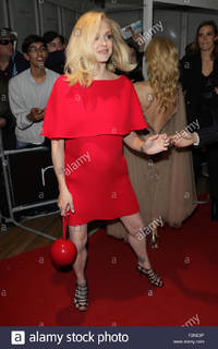 Fearne Cotton feet photo thumbnail