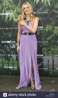 Fearne Cotton feet photo thumbnail