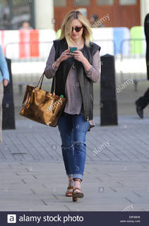 Fearne Cotton feet photo thumbnail