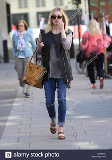 Fearne Cotton feet photo thumbnail