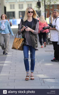 Fearne Cotton feet photo thumbnail