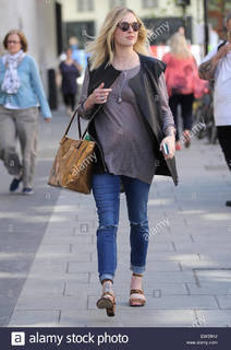 Fearne Cotton feet photo thumbnail