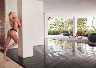 Elsa Hosk feet photo thumbnail