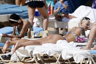 Amber Rose feet photo thumbnail