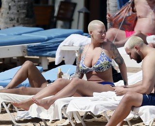 Amber Rose feet photo thumbnail