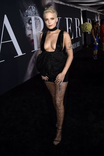 Halsey feet photo thumbnail