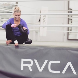 Paige VanZant feet photo thumbnail