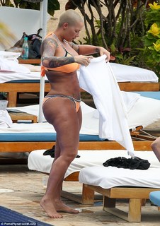Amber Rose feet photo thumbnail