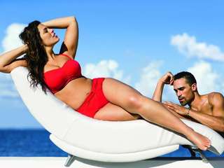 Ashley Graham feet photo thumbnail
