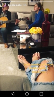 Brooke Burke feet photo thumbnail