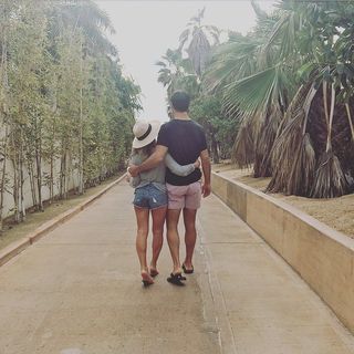 Jessie James Decker feet photo thumbnail