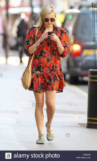 Fearne Cotton feet photo thumbnail