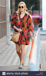 Fearne Cotton feet photo thumbnail