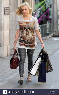 Fearne Cotton feet photo thumbnail