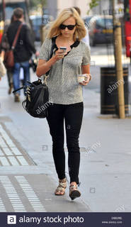 Fearne Cotton feet photo thumbnail