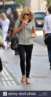 Fearne Cotton feet photo thumbnail