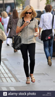 Fearne Cotton feet photo thumbnail