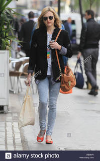 Fearne Cotton feet photo thumbnail
