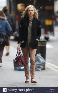 Fearne Cotton feet photo thumbnail
