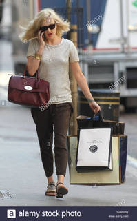 Fearne Cotton feet photo thumbnail