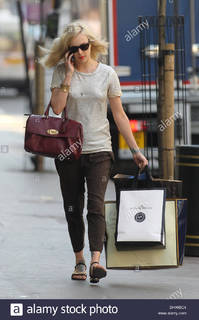 Fearne Cotton feet photo thumbnail