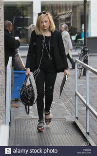 Fearne Cotton feet photo thumbnail