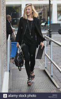 Fearne Cotton feet photo thumbnail