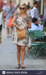 Fearne Cotton feet photo thumbnail