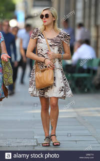 Fearne Cotton feet photo thumbnail