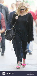 Fearne Cotton feet photo thumbnail