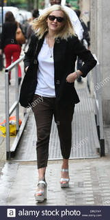 Fearne Cotton feet photo thumbnail