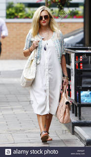 Fearne Cotton feet photo thumbnail