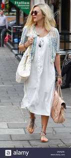 Fearne Cotton feet photo thumbnail