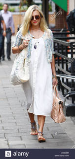 Fearne Cotton feet photo thumbnail