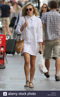 Fearne Cotton feet photo thumbnail