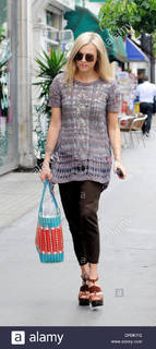 Fearne Cotton feet photo thumbnail