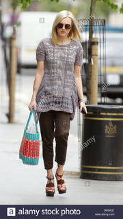 Fearne Cotton feet photo thumbnail