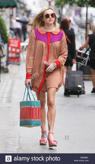 Fearne Cotton feet photo thumbnail