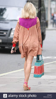 Fearne Cotton feet photo thumbnail