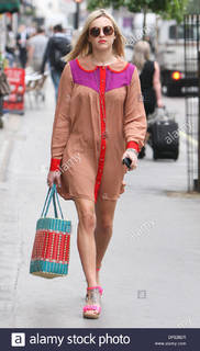 Fearne Cotton feet photo thumbnail